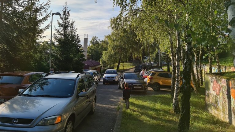 Pronađeno rješenje za prometne čepove oko škole u Šestinama: Ulica Podrebernica postaje jednosmjerna