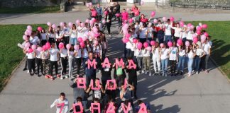 “MAMA, BUDI ZDRAVA”:  Učenici ukazuju na važnost prevencije i ranog otkrivanja raka dojke koje spašava život