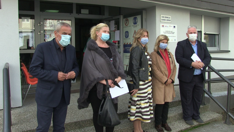 Obilazak Trnja: OŠ Tin Ujević postaje jedna od najmodernijih škola, a Koturaška je dobila kanalizaciju