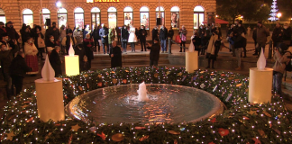 Na glavnom zagrebačkom trgu zapaljena prva adventska svijeća