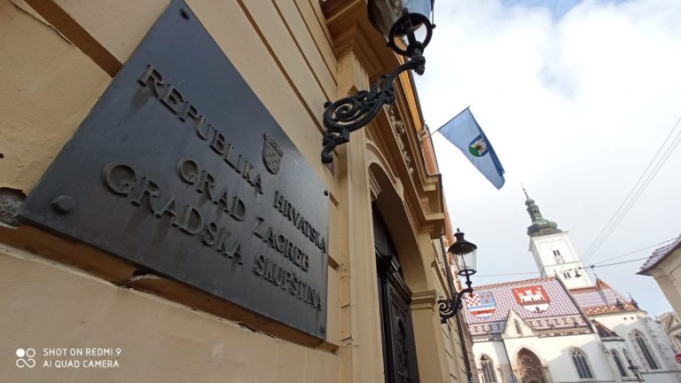 U tijeku je sjednica zagrebačke Skupštine, na dnevnom redu i gradonačelnikov prijedlog o gradnji stanova u Svetoj Klari