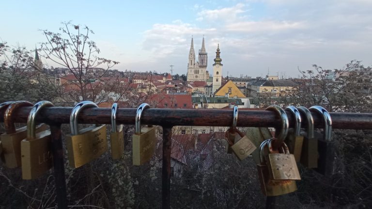 ANKETA: Valentinovo i dalje popularno, neki misle potrošiti i više od 200 eura!