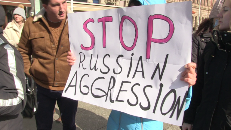 Zagrepčani protiv rata u Ukrajini prosvjeduju na Trgu bana Jelačića