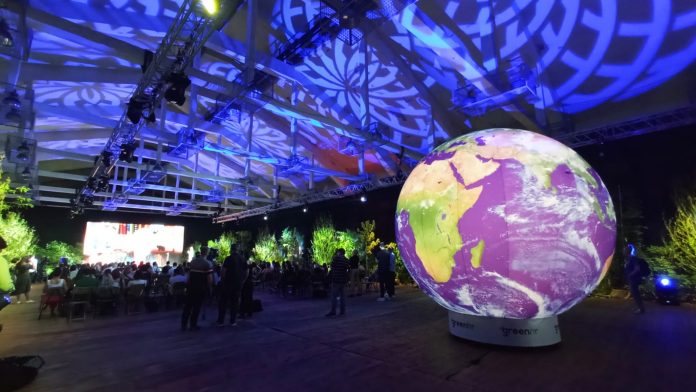 796569b9-435a-4f5c-b293-afa1e1f93f0b