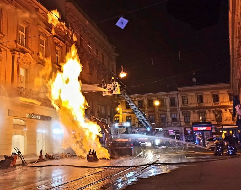 NOĆNA DRAMA U ZAGREBU: Požar u Frankopanskoj gasilo 18 vatrogasaca