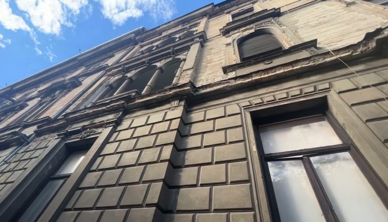 RENATO PETEK: Bolléova palača u Žerjavićevoj je opasnost za prolaznike!