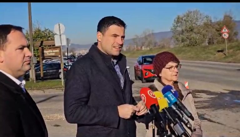 DAVOR BERNARDIĆ: Zagreb je zatrpan smećem, a građanima se mažu oči plavim vrećicama