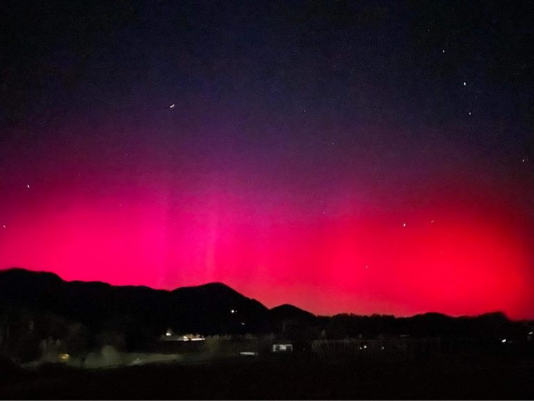 FOTO: Sinoć smo svjedočili nestvarnoj aurori borealis