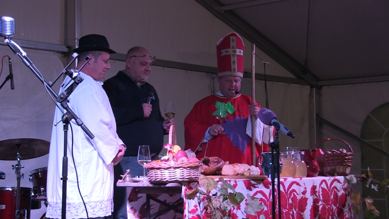 Martinjski biškup krstio mošt u Dugom Selu