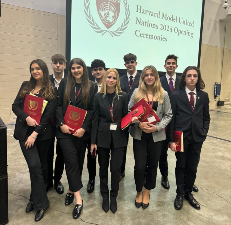 Zagrebački gimnazijalci debatirali na najelitnijem svjetskom sveučilištu