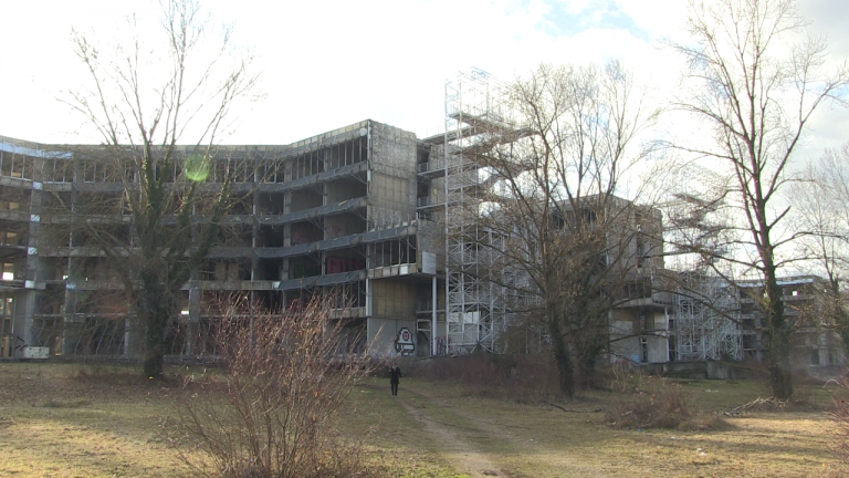 Stanovnici Blata nezadovoljni neplanskim građenjem višestambenih zgrada