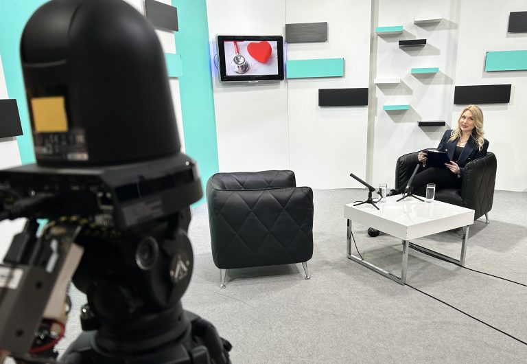 MINUTE BIJELE KUTE: Kako prekomjerna upotreba ekrana utječe na naše zdravlje?