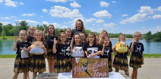 Članice Plesnog studija Tena podržale Baby Lasagnu: Na Jarunu zaplesale ritmom Rim Tim Tagi Dim