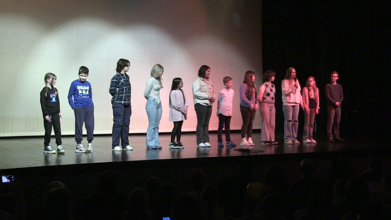 Manifestacija “Pričaj mi na svom jeziku 2024.” okupila više od stotinu učenika