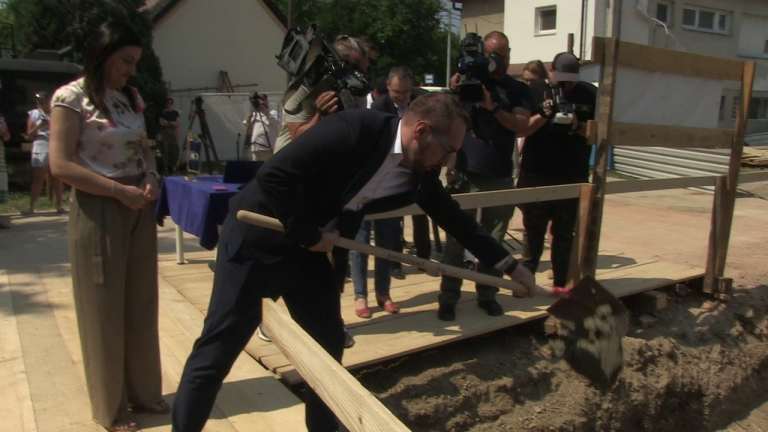 Položen kamen temeljac za gradnju nove škole u Ježdovcu