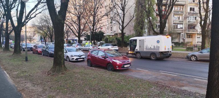 SAGA O LIŠĆU SE NASTAVLJA: “Tri pušu, jedan sisa, tri špricaju.”