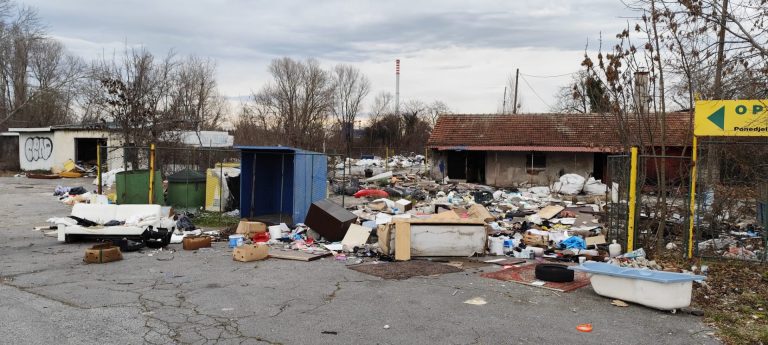 FOTO: U novu smo ušli s novom hrpom otpada na već dobro znanoj, staroj lokaciji!
