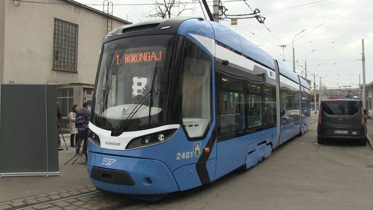 Zagreb nakon 15 godina napokon dobio novi tramvaj