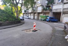 Rupa nasred ceste u Travnom stoji već tjedan dana